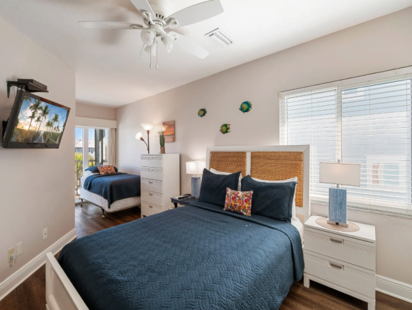 Two Bedroom Bradenton Beach Condo Gulf-Front